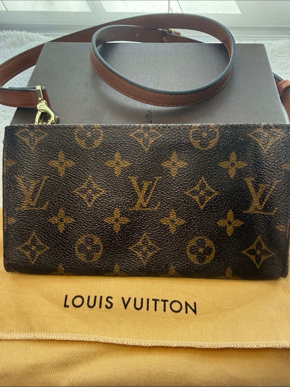 Authentic Louis Vuitton Monogram Bucket GM Pochette with crossbody strap